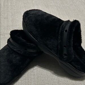 Women, men, black bear crops shoes